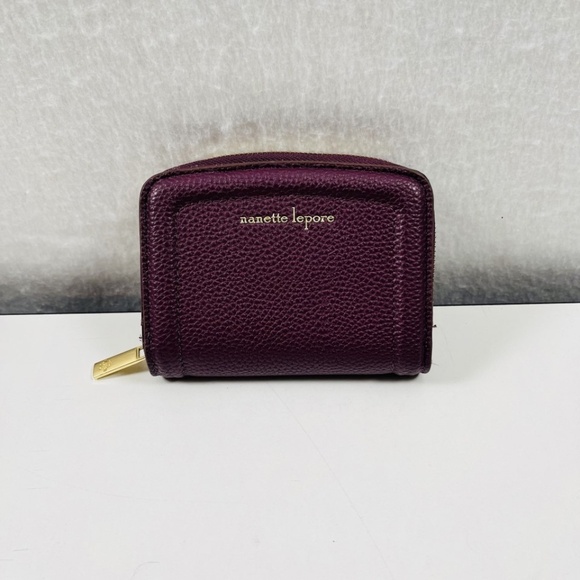 Nanette Lepore Women's Burgundy Pebbled Faux Leather Card And ID Zipper Wallet - Picture 1 of 5